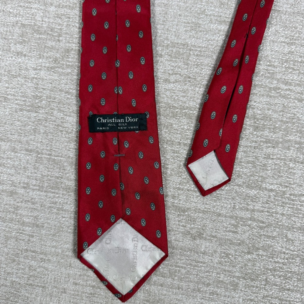 Christian Dior Tie‎ Mens OS Red Silk Medallion Pattern Classic Necktie